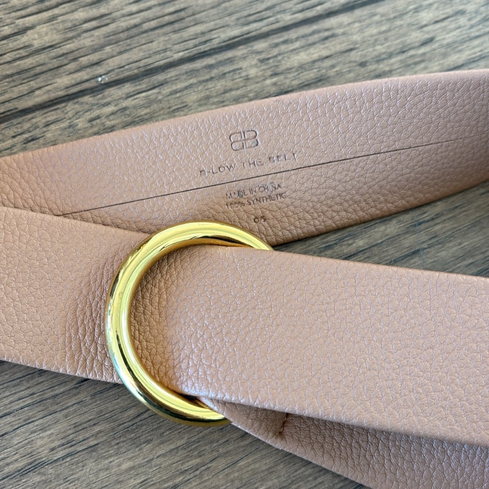 B-low brown
Leather tie belt